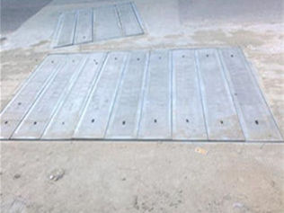 施工完成的鍍鋅包邊防盜蓋板