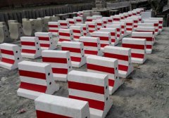 制作水泥防撞墩時(shí)對(duì)水泥材料的八大要求 