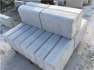 對方整齊的仿花崗巖路側(cè)石