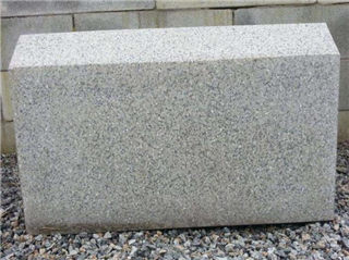 廣州邦堅生產的仿花崗巖路平石