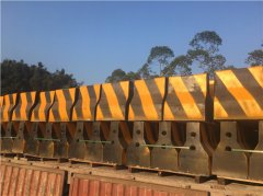 水泥防撞墩的安裝規則以及損壞現象 