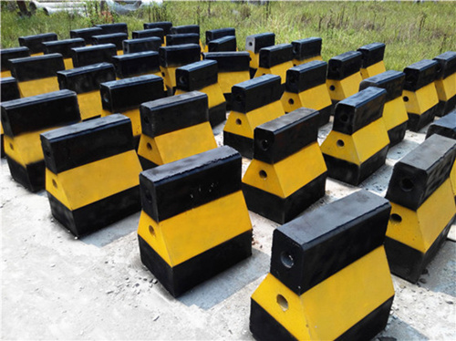 淺談交通安全生命線(xiàn)-廣州混凝土隔離墩