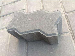 灰色的碼頭連鎖塊