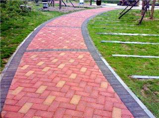 公園鋪設(shè)的透水磚