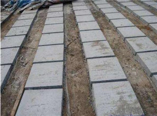 正在養護的預制混凝土蓋板