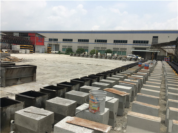 水泥隔離墩生產基地（二）
