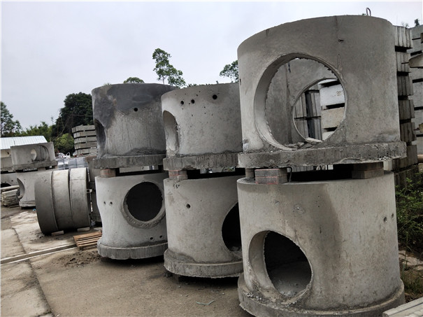 制作完成的水泥檢查井