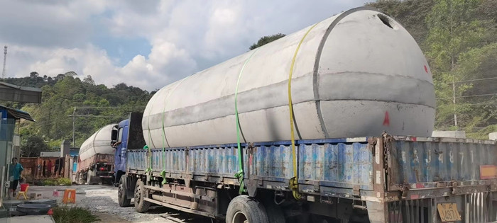 發(fā)往異地混凝土化糞池