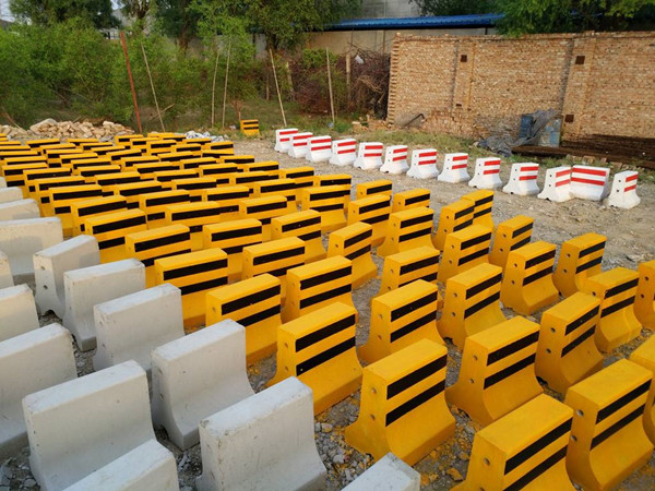 水泥防撞墩給生活帶來哪些好處？